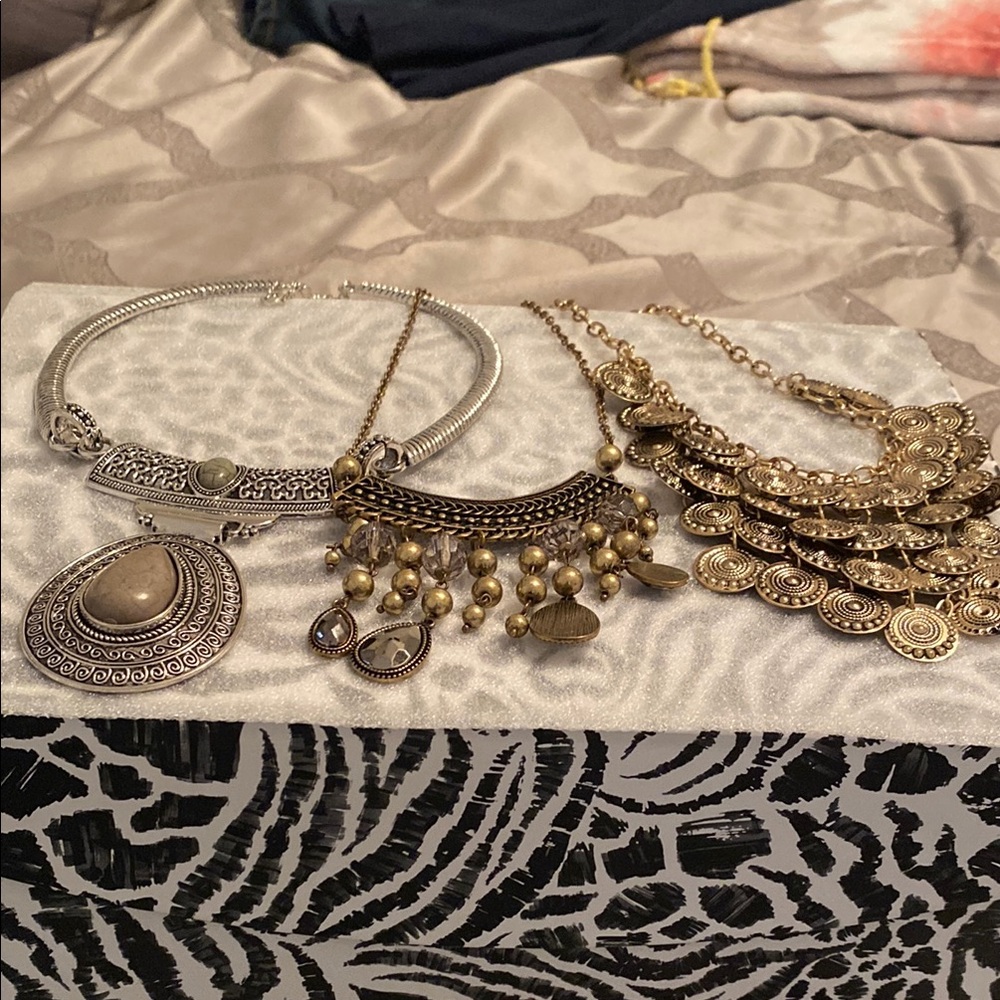 Elegant Silver and Gold Necklace Set